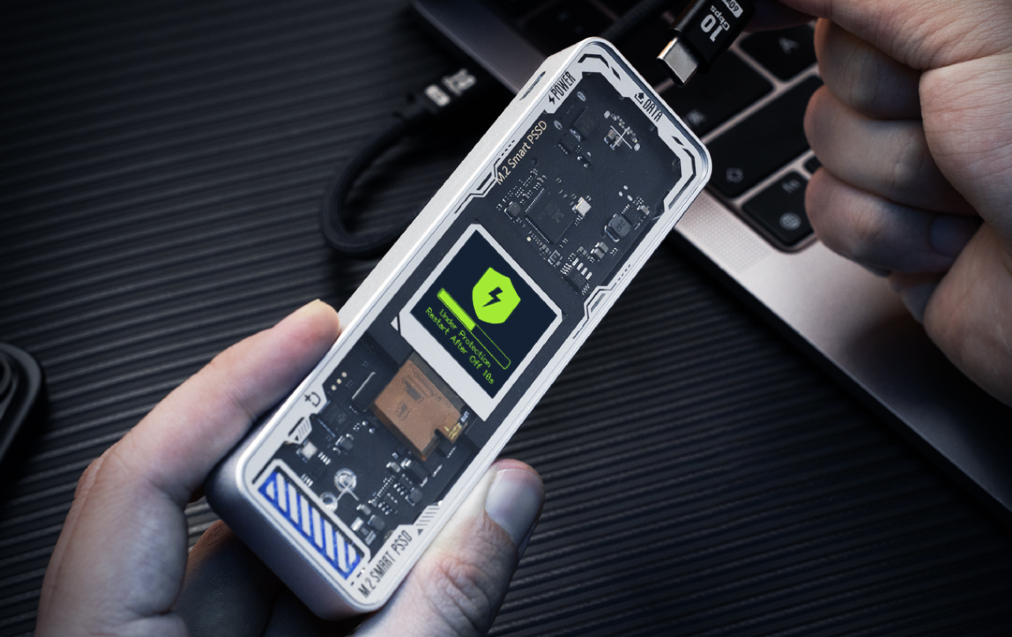 ITPROTECH LCD搭載 ポータブルSSD ハイスピード 4TB／2TB DSWC1C-ES-4000／DSWC1C-ES-2000 アイティプロテック