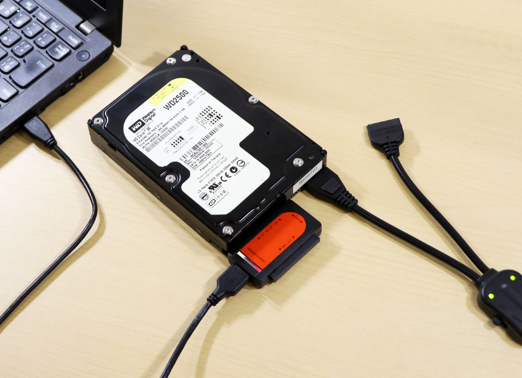 JUSTロゴ入 IDE&SATA to USB3.0変換アダプタ IPT-IDESATAU3-JUST アイティプロテック